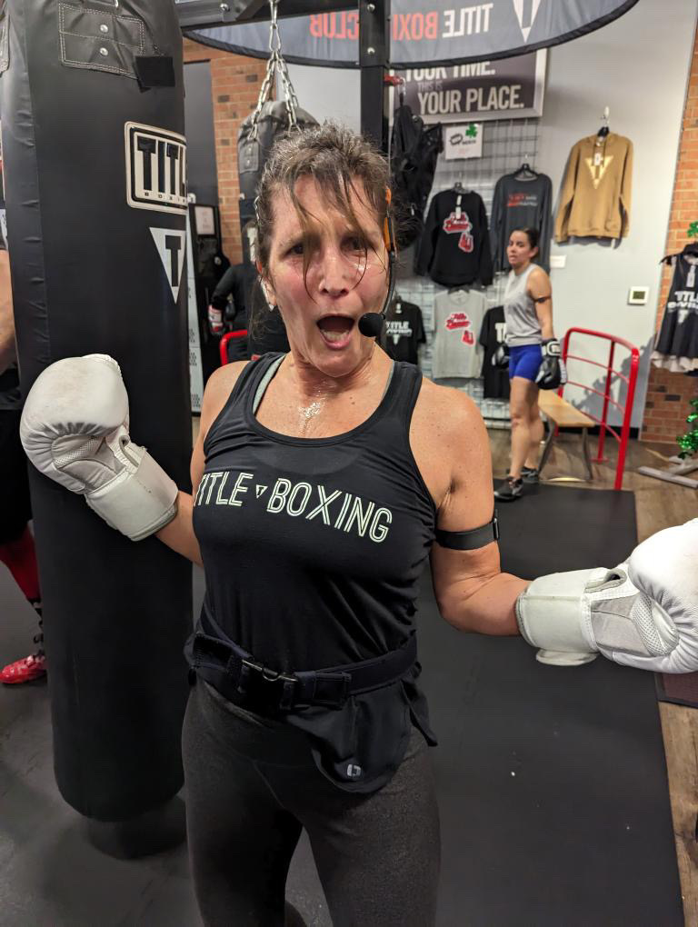 Left-Hook Leslie Bio Photo